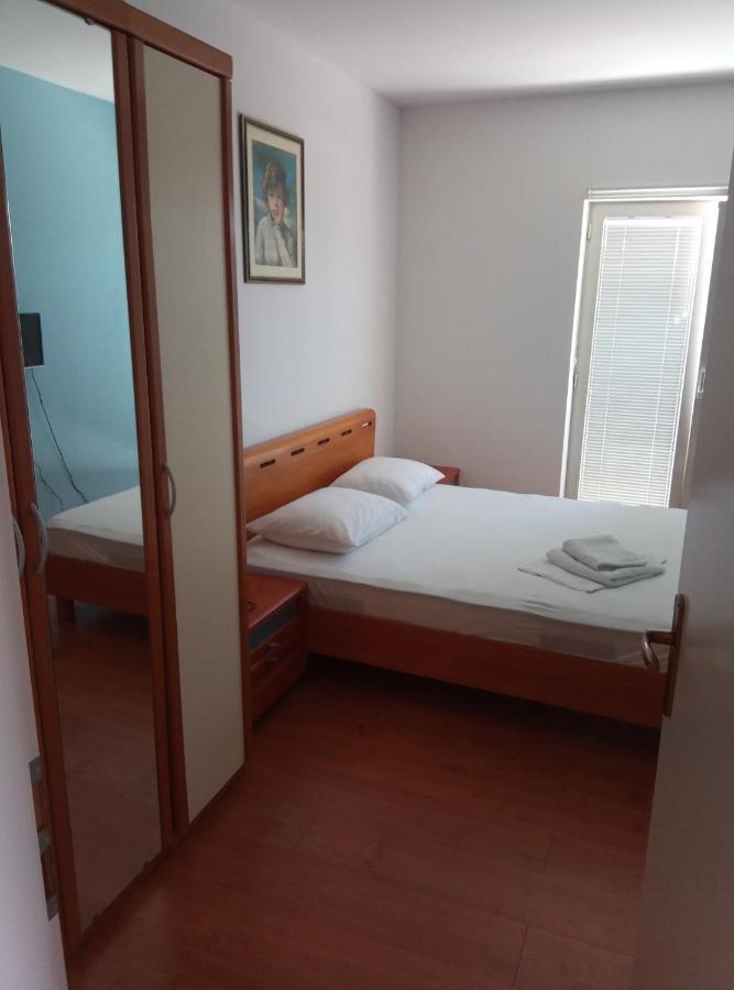 Apartments Laura ฮวาร์ ภายนอก รูปภาพ