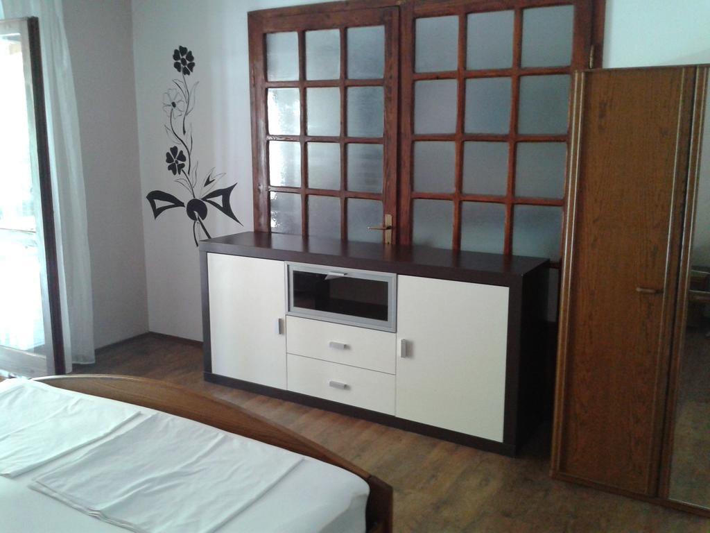 Apartments Laura ฮวาร์ ห้อง รูปภาพ
