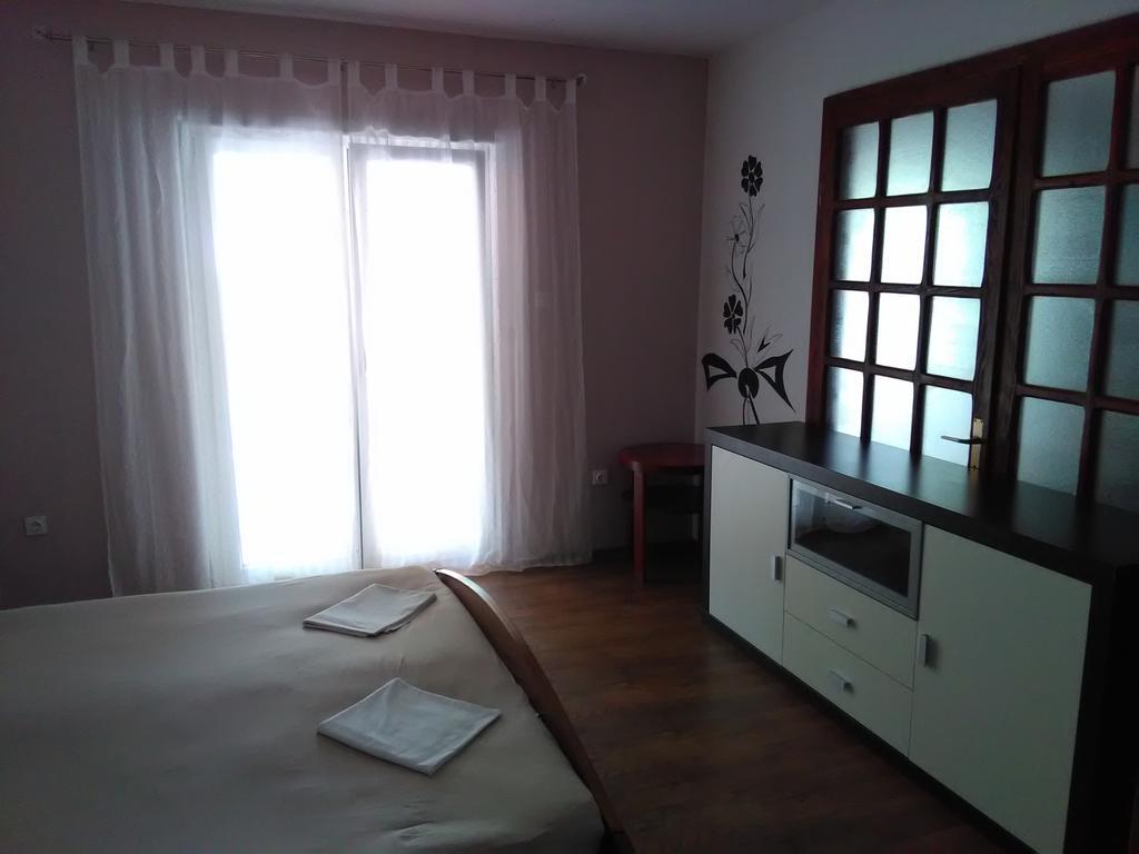 Apartments Laura ฮวาร์ ภายนอก รูปภาพ