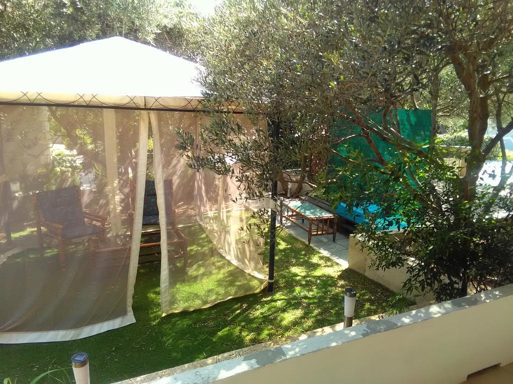 Apartments Laura ฮวาร์ ภายนอก รูปภาพ